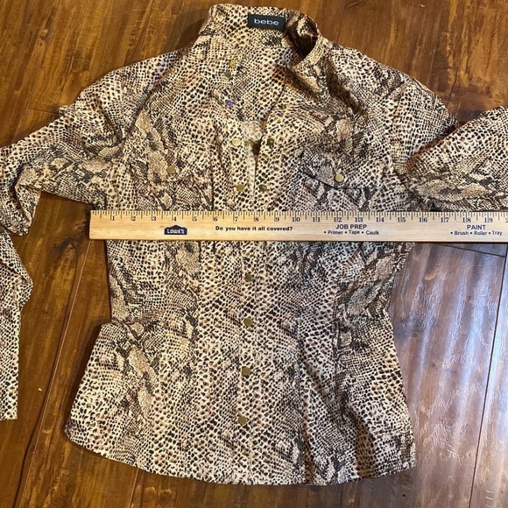 Bebe Y2K Snake Print Stretch Snap Front Top Animal Print - Picture 10 of 11